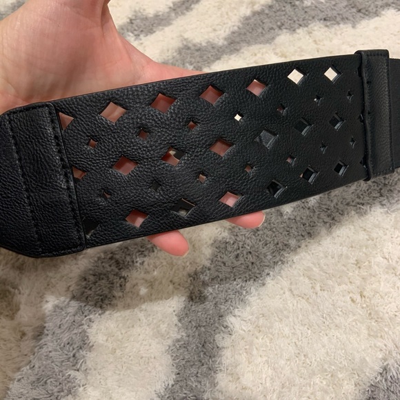 Brand new DKNY belt - Picture 2 of 5